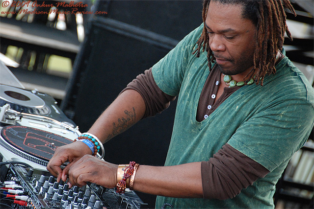 Osunlade at the Main Stage - Movement 2009 - photo by Ankur Malhotra