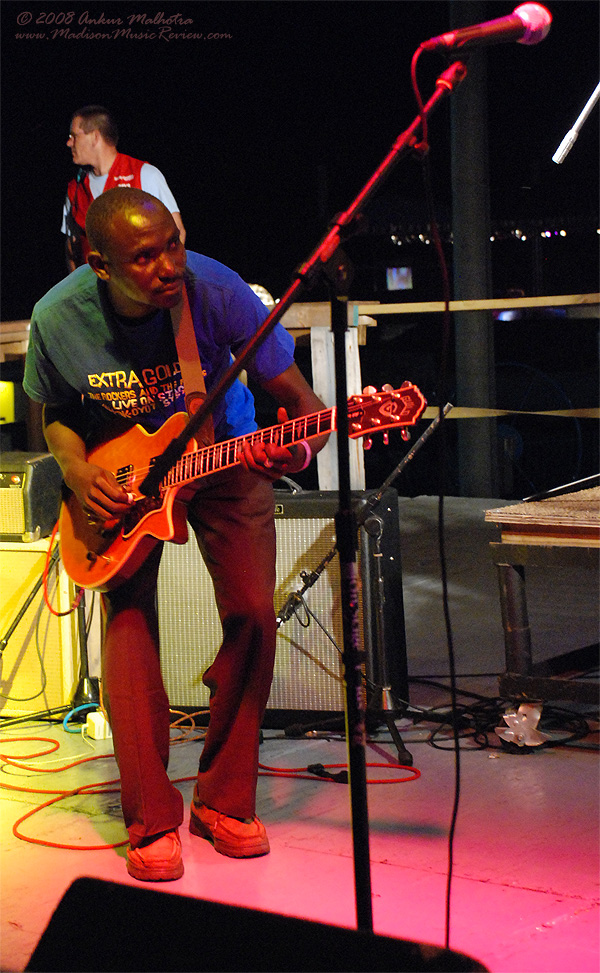 Extra Golden at 10,000 Lakes Festival 2008 - photo by Ankur Malhotra