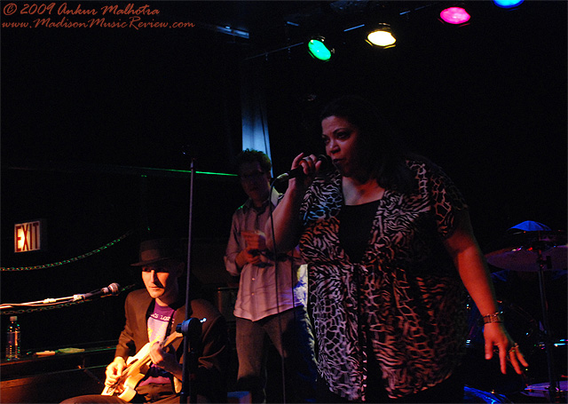 Queenie McCarter Wade, AJ Love, Joe Nosek at The Frequency, May 12, 2009 - photo by Ankur Malhotra