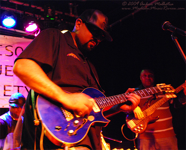 Wayne Baker Brooks at Frequency, Madison, April 7, 2009 - photo by Ankur Malhotra
